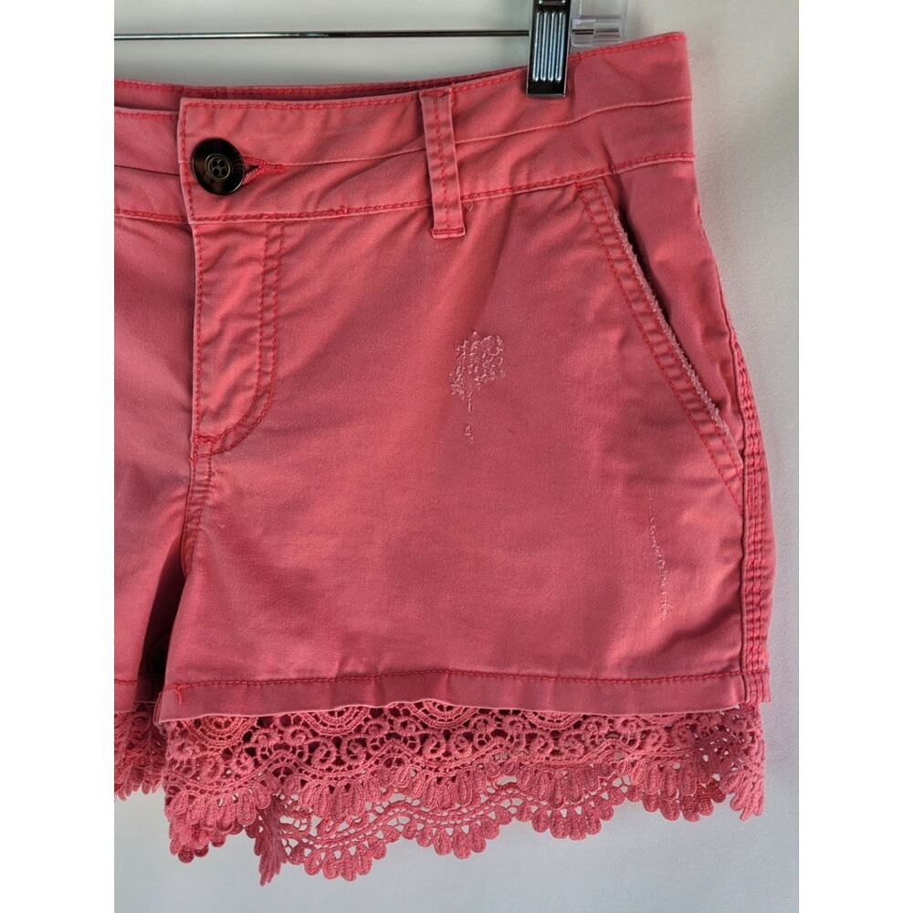 2/$15 MAURICES Distressed Coral Lace Trimmed Mid Rise Shorts in Women's Size 5/6 - Picture 5 of 16